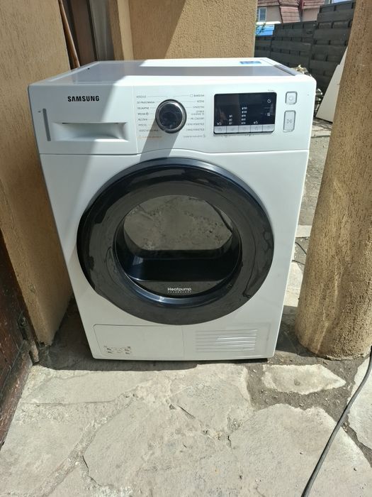 .Uscator de rufe samsung cu pompa de căldură! Uscatoru se vinde ca defect, funcționează dar nu usucă bine.