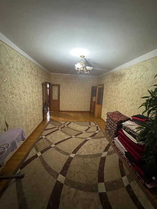 Продаётся под нежилой помищенияа центр горида Дархон Тамара Хоним