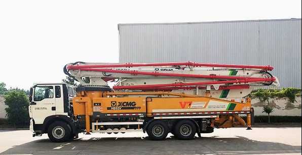 Бетононасосный грузовик XCMG 52m с шасси HOWO Hb52V 2026 CIP TASHKENT