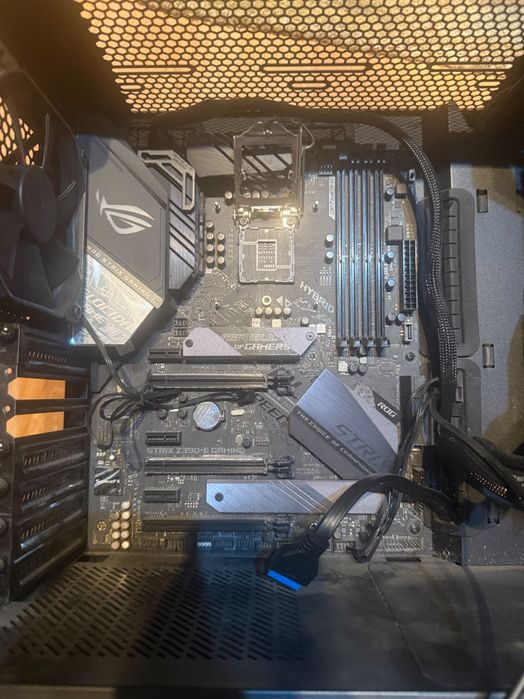 PC i9-9900K / ROG GTX 1080 Ti / 32GB RAM / 2x NVMe / NH-D15 – impecabil