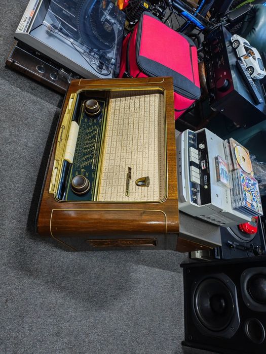 Vând radio Grundig pe lămpi 3088