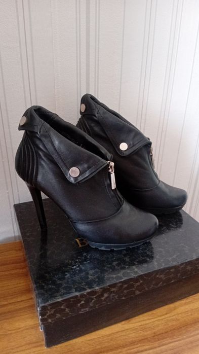 Продам женские батильоны