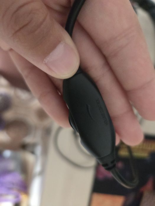 Продам наушники Delux