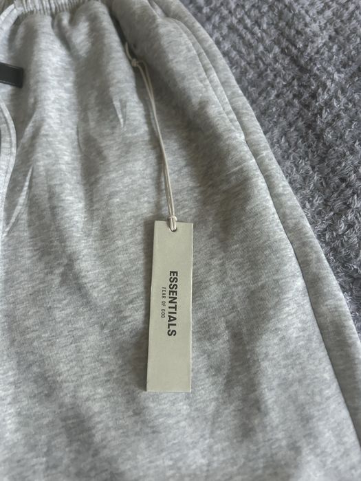 Pantaloni essentals