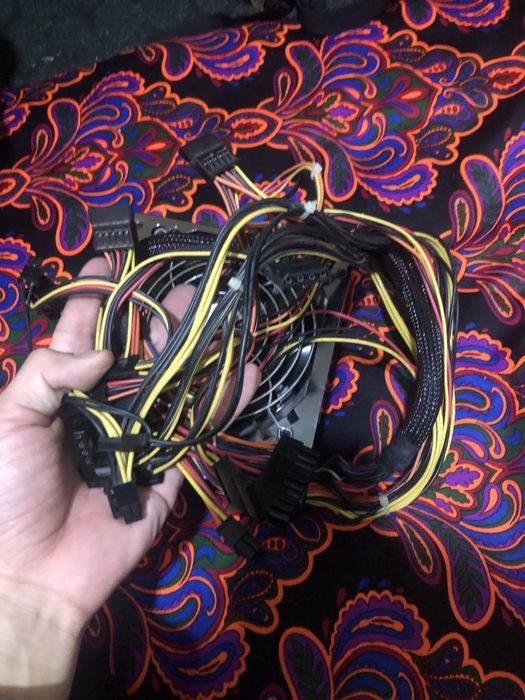 blok pitaniya HUNTKEY