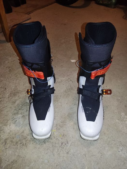 Clăpari skimo schi tura Atomic backland ultimate carbon 46 (30 mondo)