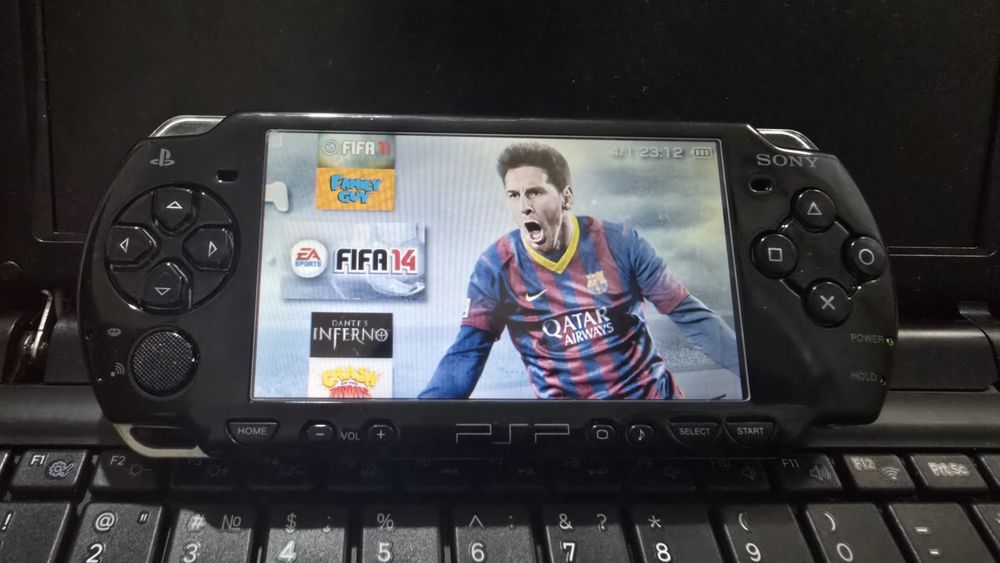 Продаётся SONY PSP slim 64 Гб внутри есть 67  игры