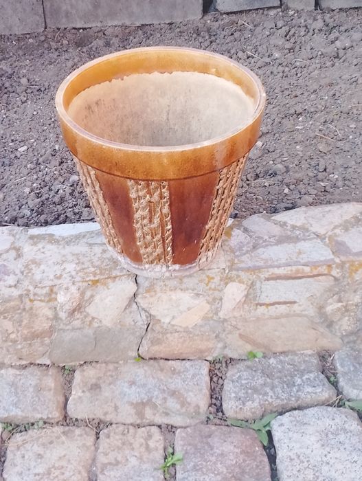 Медни, керамични,дървени..