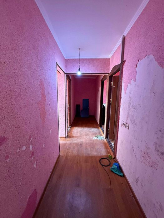 Продаётся 3х комнатная квартира на 4-этаже Адрес Фрунзе Астор гостинца