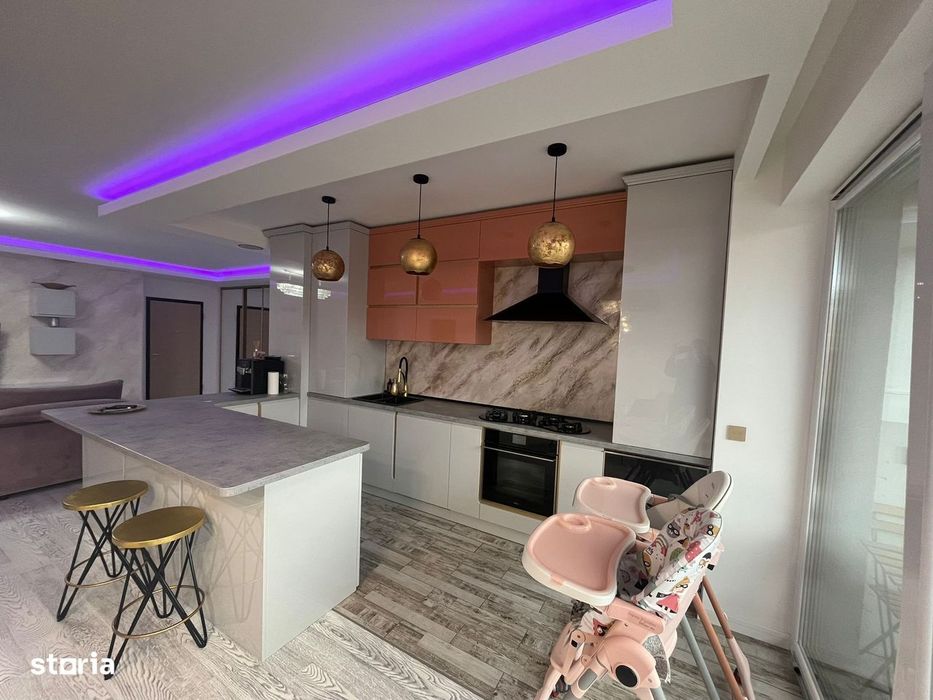 Apartament de 3 camere  de închiriat, în bloc nou, zona Trei Stejari