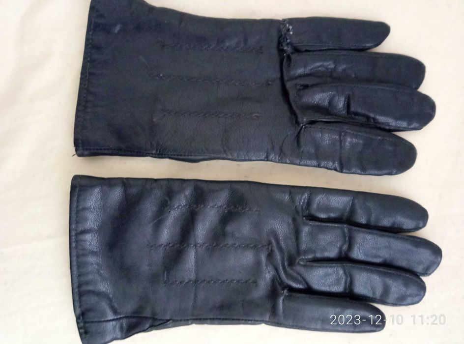 Кожаные перчатки женские