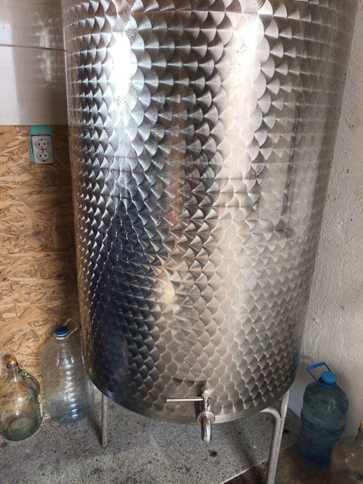 Неръждаем иноксов съд за вино 610л