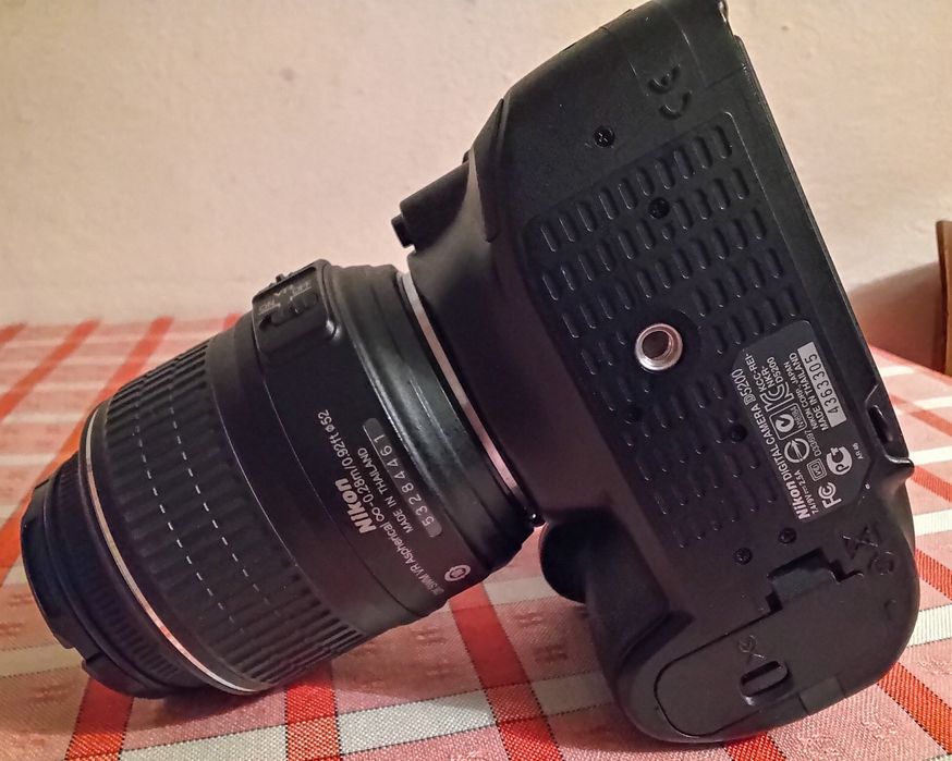 Продаётся зеркалка nikon.