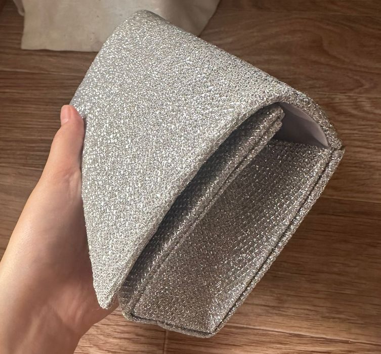 Продам женскую сумочку