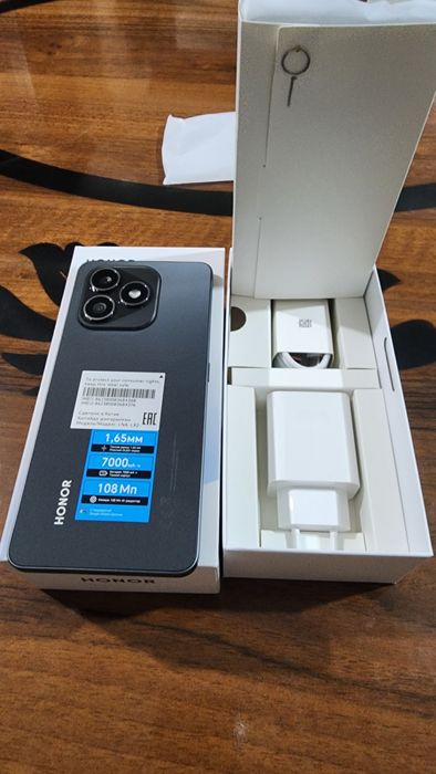 Honor x8d 8/256GB yengi