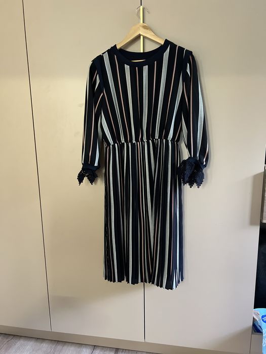 Платье в полоску