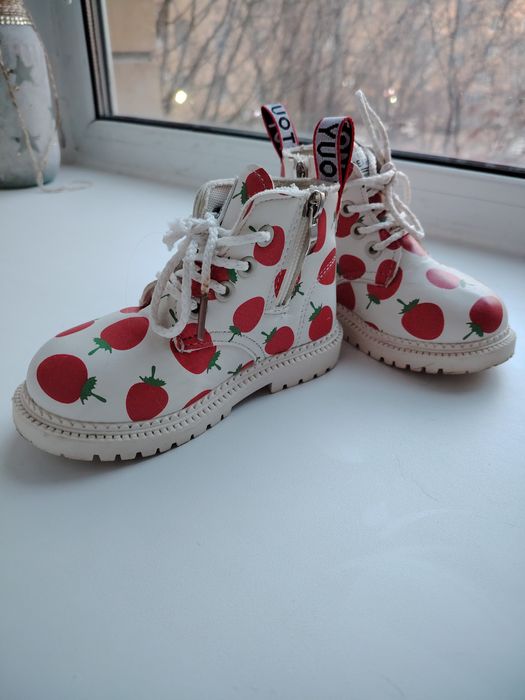 Продам детские сапожки