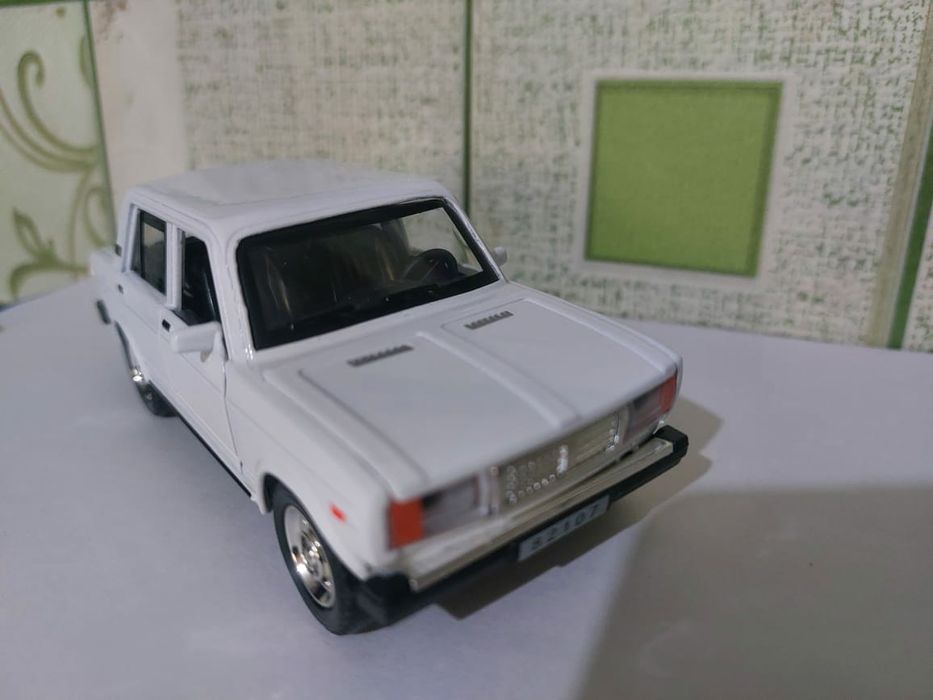 Модельки ВАЗ 2107 Жигули