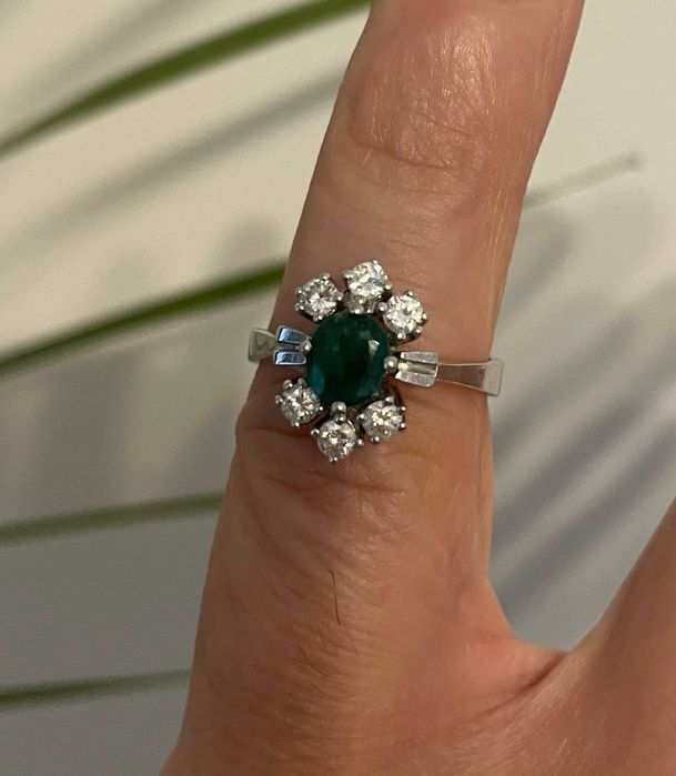 Inel aur 14k cu smarald și diamante