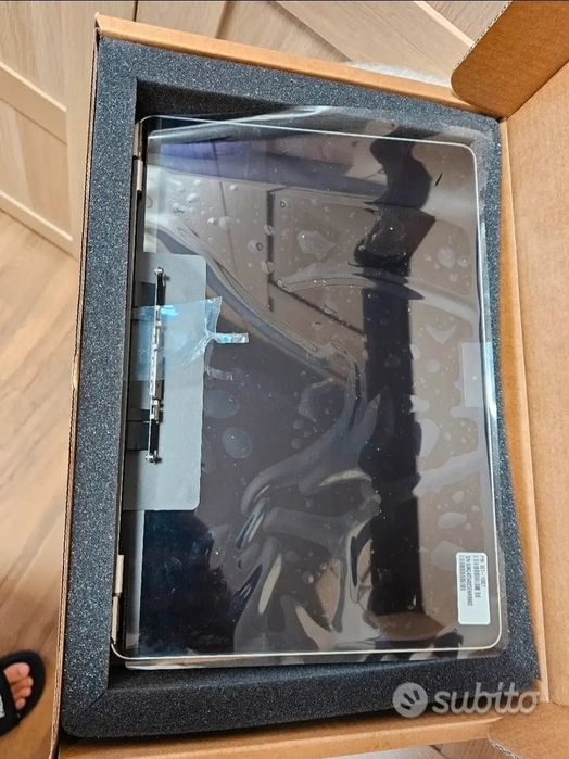 Carcasa aluminiu + Display MacBook Air pentru piese de schimb