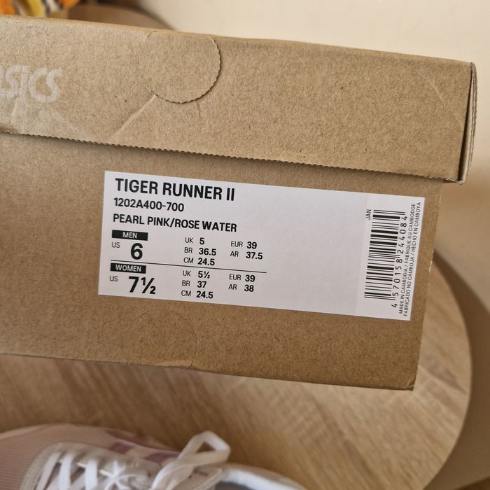 Asics дамски маратонки