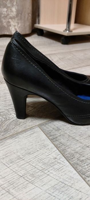 Продам офисные туфли Marko tozzi