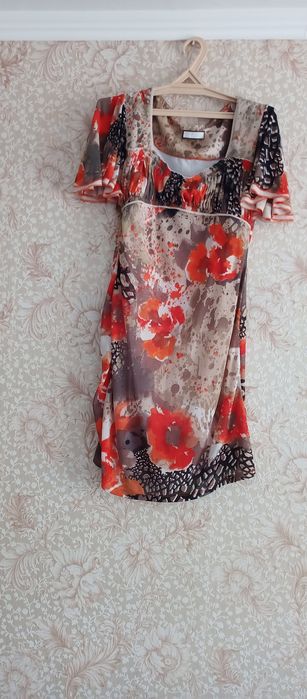 Продам не дорого платья.