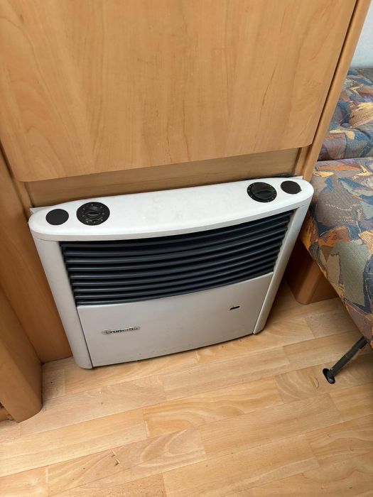 Vând rulotă înmatriculată