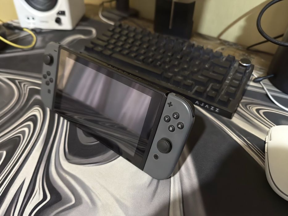 СРОЧНО| Nintendo Switch v2 + 3 картриджа