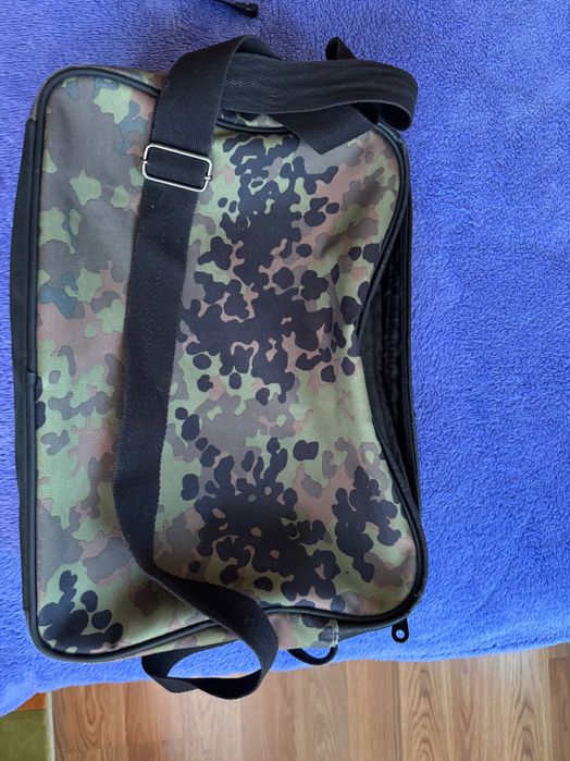 Adidas спортна чанта през рамо/ малка велурена чанта в кафяв цвят