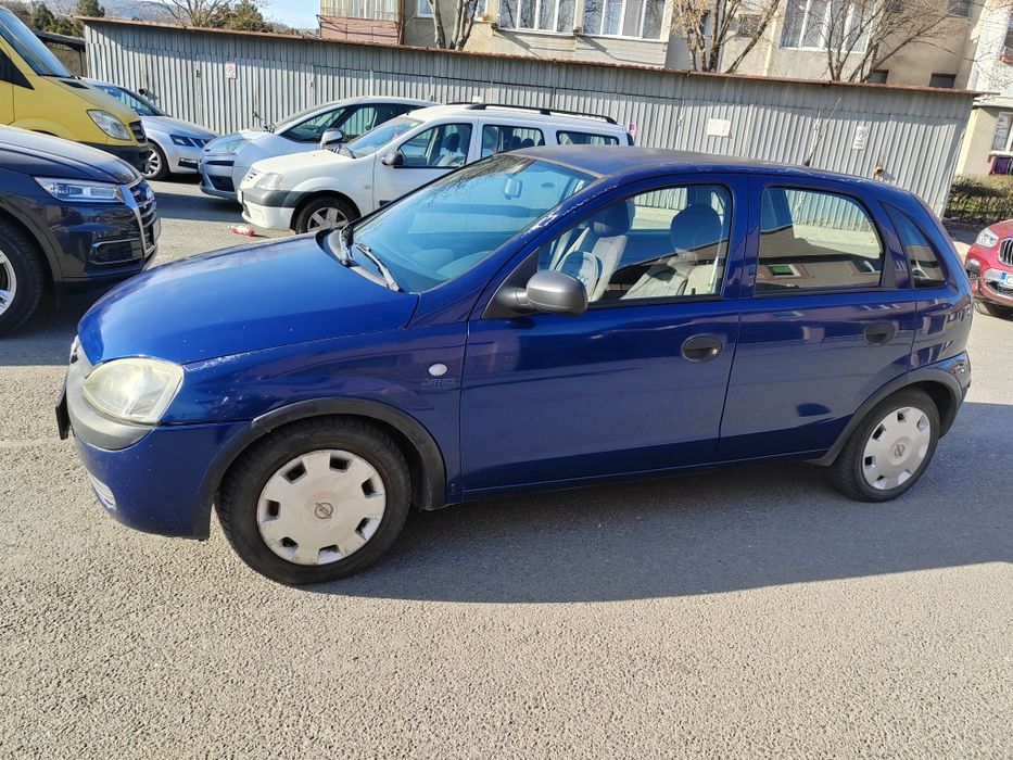 Vând Opel Corsa CDTI 4000 lei neg. an  2004,