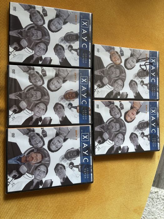 5 DVD диска на House MD/Д-р Хаус, обща цена