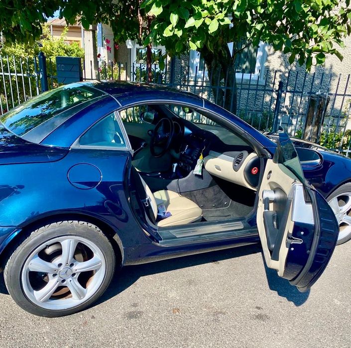 Mercedes SLK decapotabil