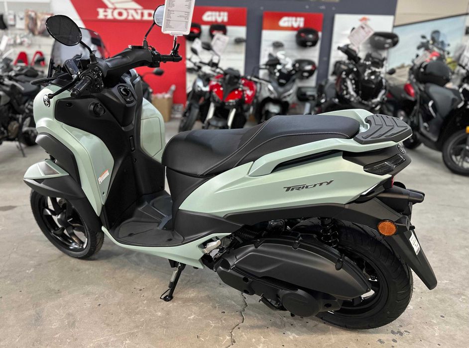 Yamaha Tricity 125 - se conduce cu B125 - stoc Yamaha Constanta