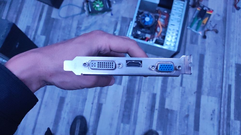 Gt 1030 2gb DDR5 sotiladi srochna