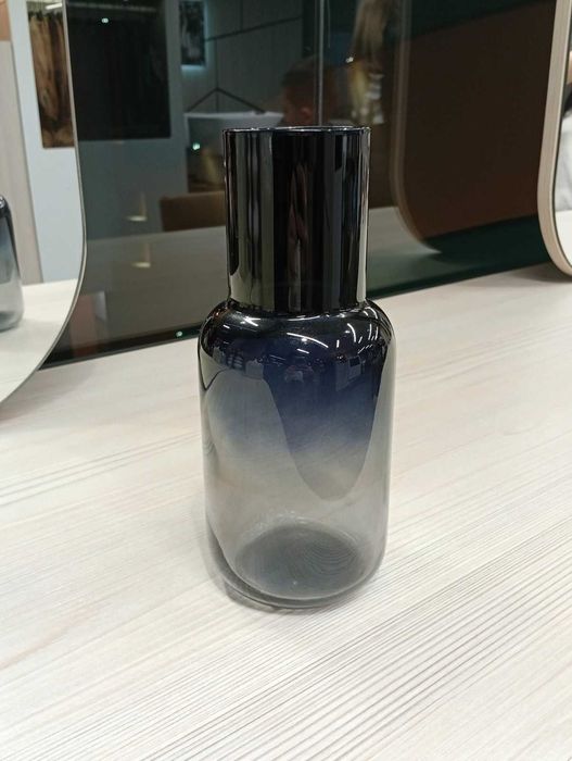 Стъклена вза за цветя