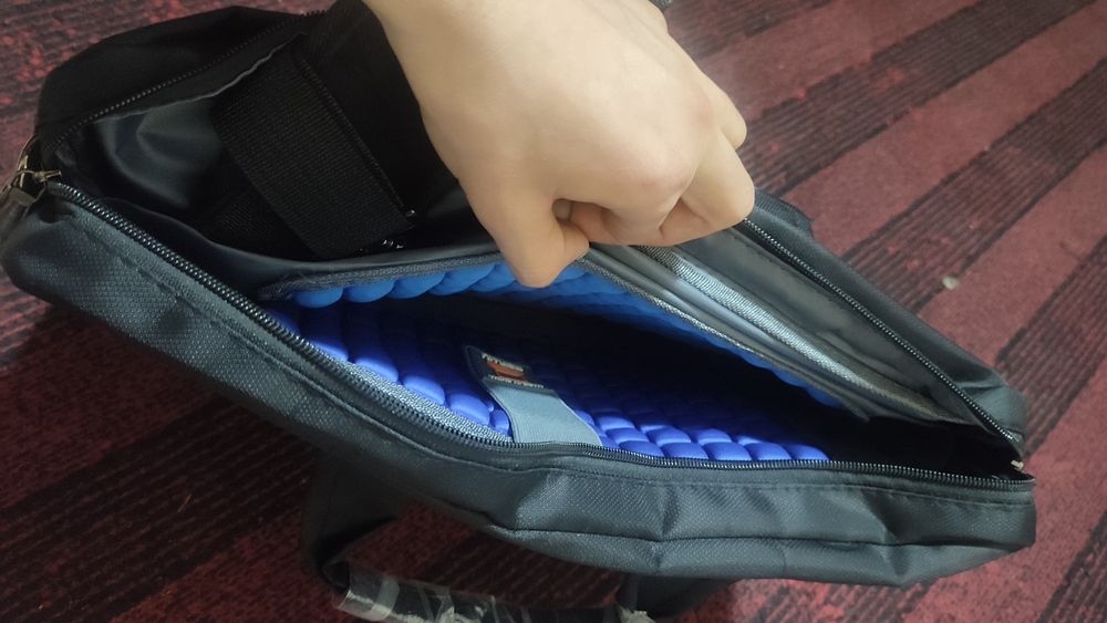 Kompyuter sumkasi sotiladi