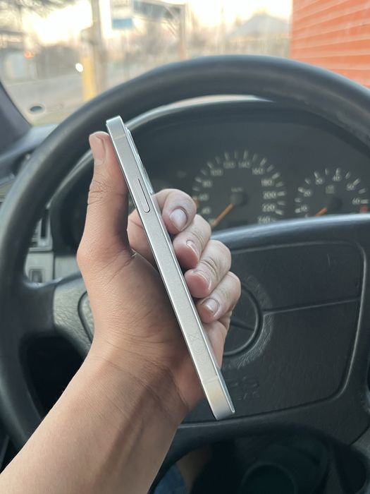 айфон 12 в хорошем состояний