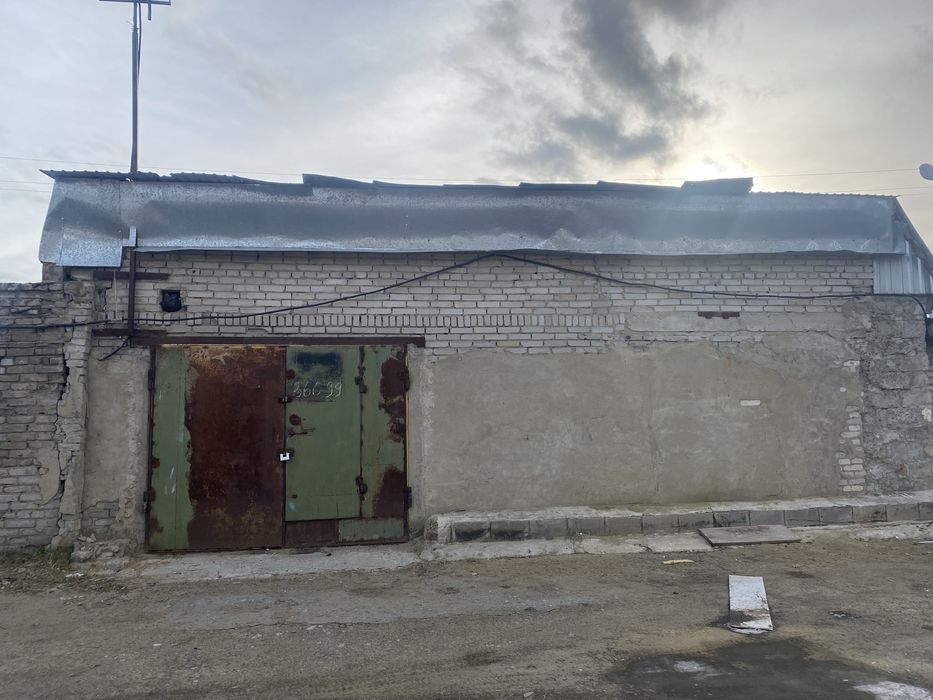 Гараж - цех и два токарных станка