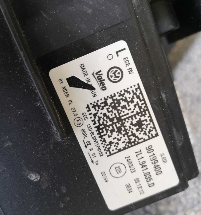 Оригинални  фарове Ляв Десен  Vw T6.1  Transporter Full Led