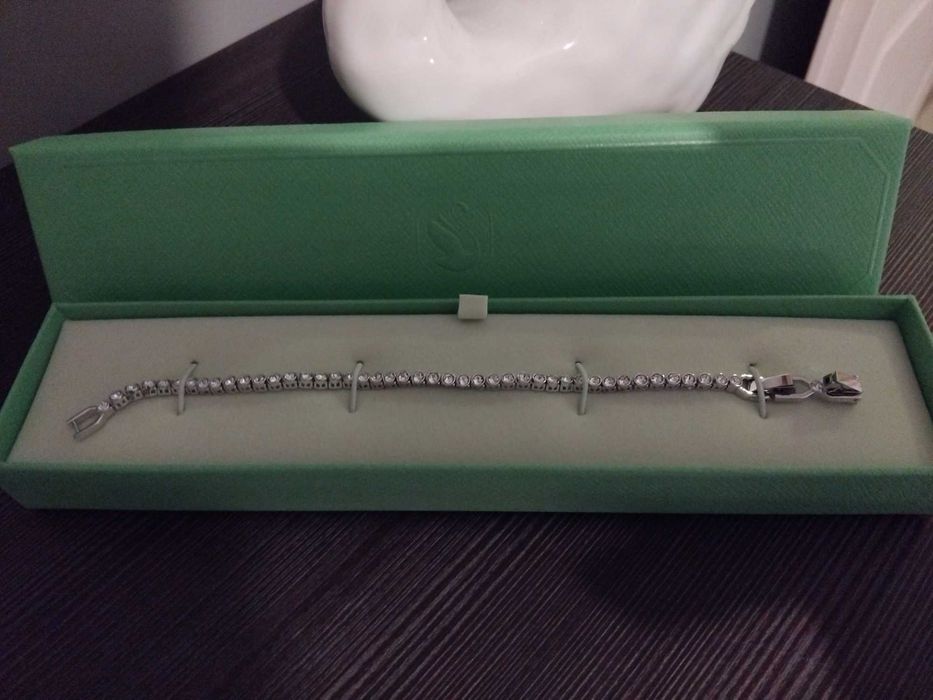 Swarovski гривна