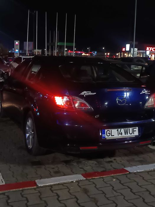 Vând mașina Mazda