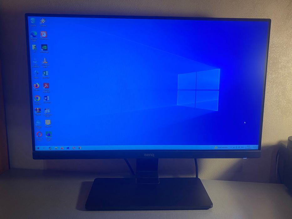 Gaming компютър + 23,8” BenQ Full HD монитор