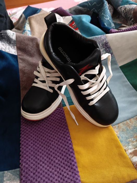 Продам кроссовки мужские