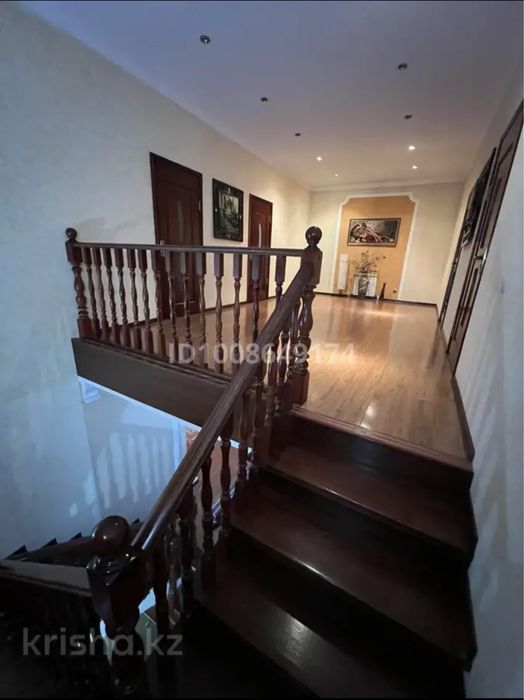 Частный дом с участком