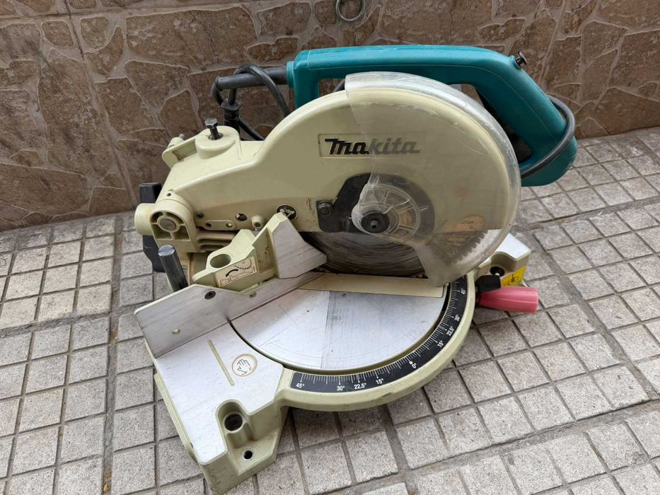 Настолен потапящ циркуляр MAKITA LS1040