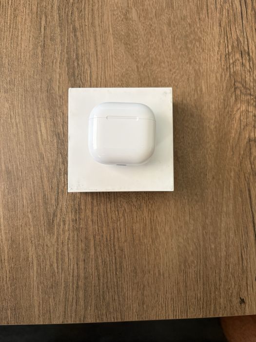 Apple AirPods 4