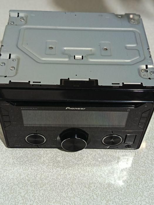 Продам автомагнитола пионер 725