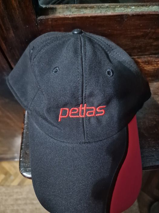 Șapca neagra noua petlas