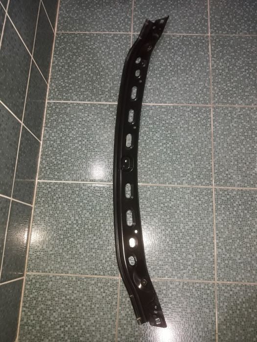 планка переднего бампера Lexus 570